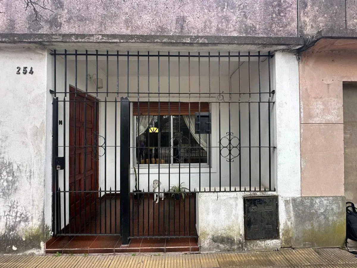 VENTA CASA  3 AMBIENTES MONTE GRANDE 2