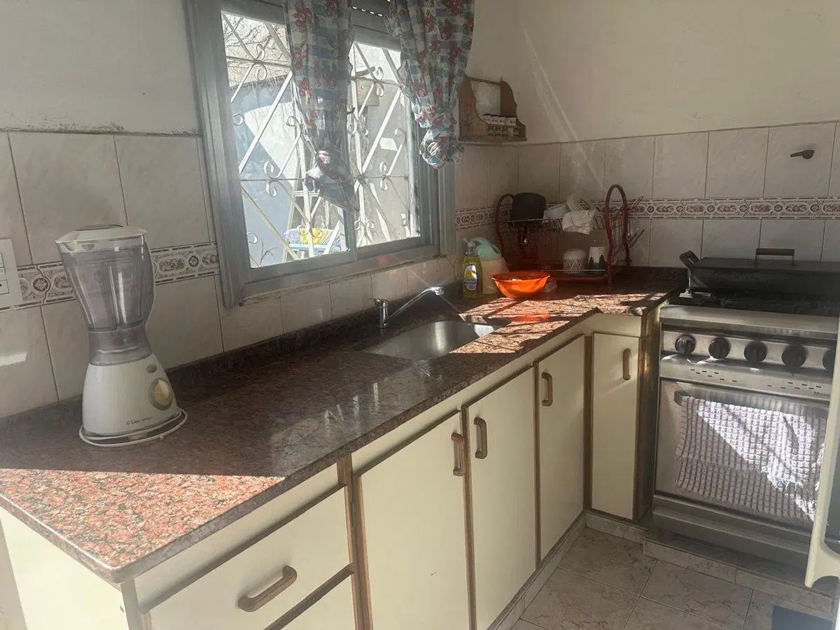 VENTA CASA  3 AMBIENTES MONTE GRANDE 4