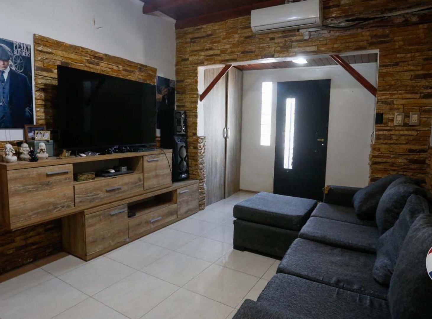 Foto de CASA DE 4 AMBIENTES EN VENTA EN LONGCHAMPS, imagen 1