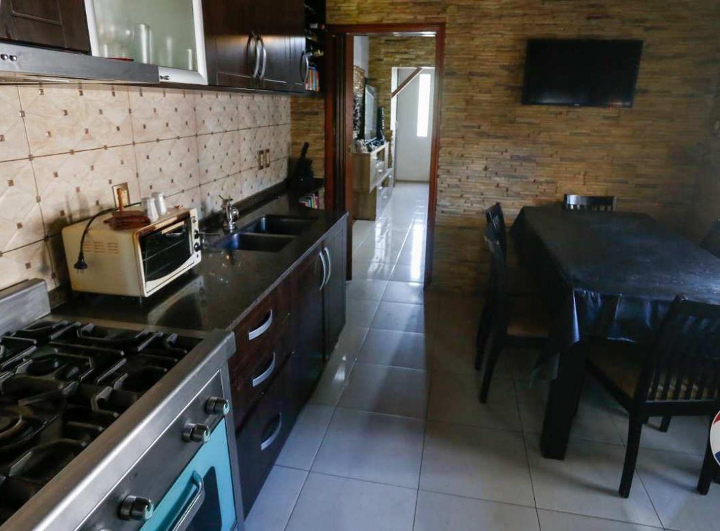 Foto de CASA DE 4 AMBIENTES EN VENTA EN LONGCHAMPS, imagen 2