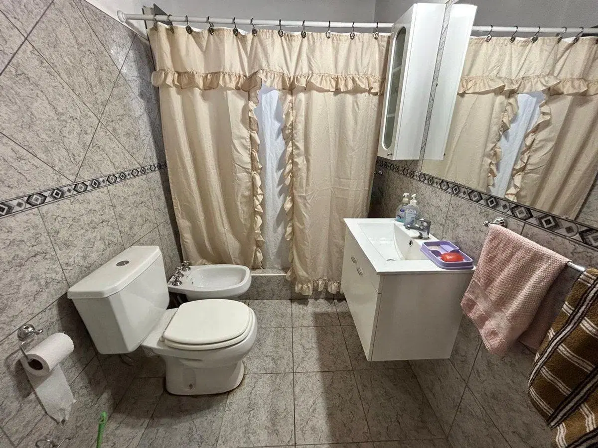 CASA 4 AMBIENTES EN VENTA EN SAN VICENTE PILETA 5
