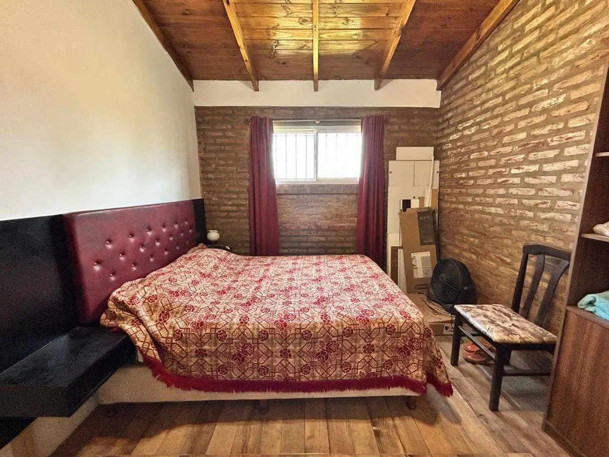 CASA 4 AMBIENTES EN VENTA EN SAN VICENTE PILETA 8