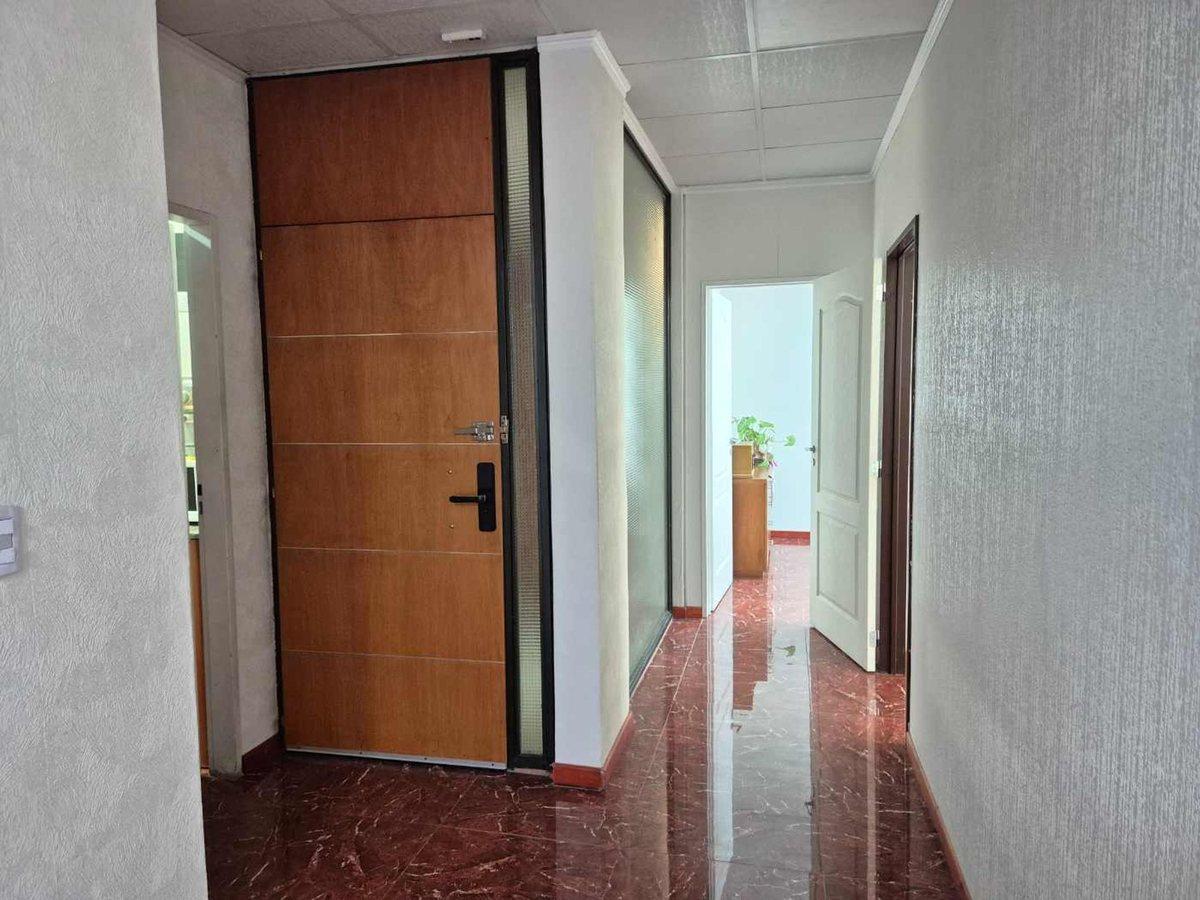 Foto de OFICINA VENTA CON COCHERA EN AMANECERES OFICCE, imagen 5