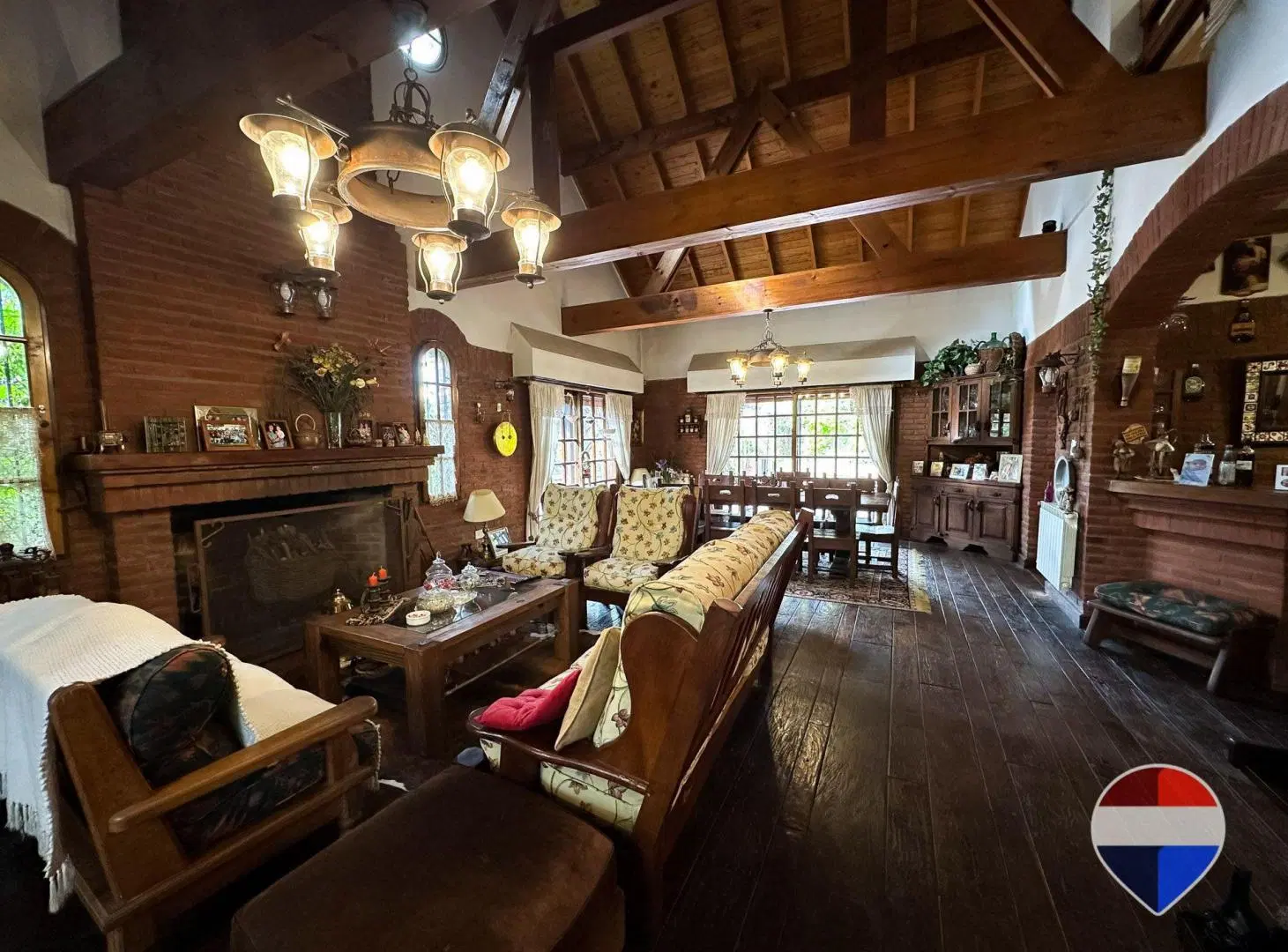 CASA EN VENTA 6 AMBIENTES MONTE GRANDE CENTRO 1