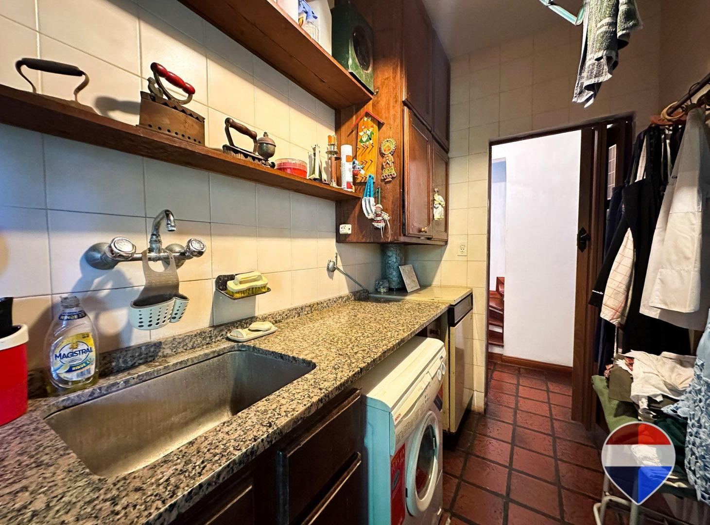 Foto de CASA EN VENTA 6 AMBIENTES MONTE GRANDE CENTRO, imagen 2