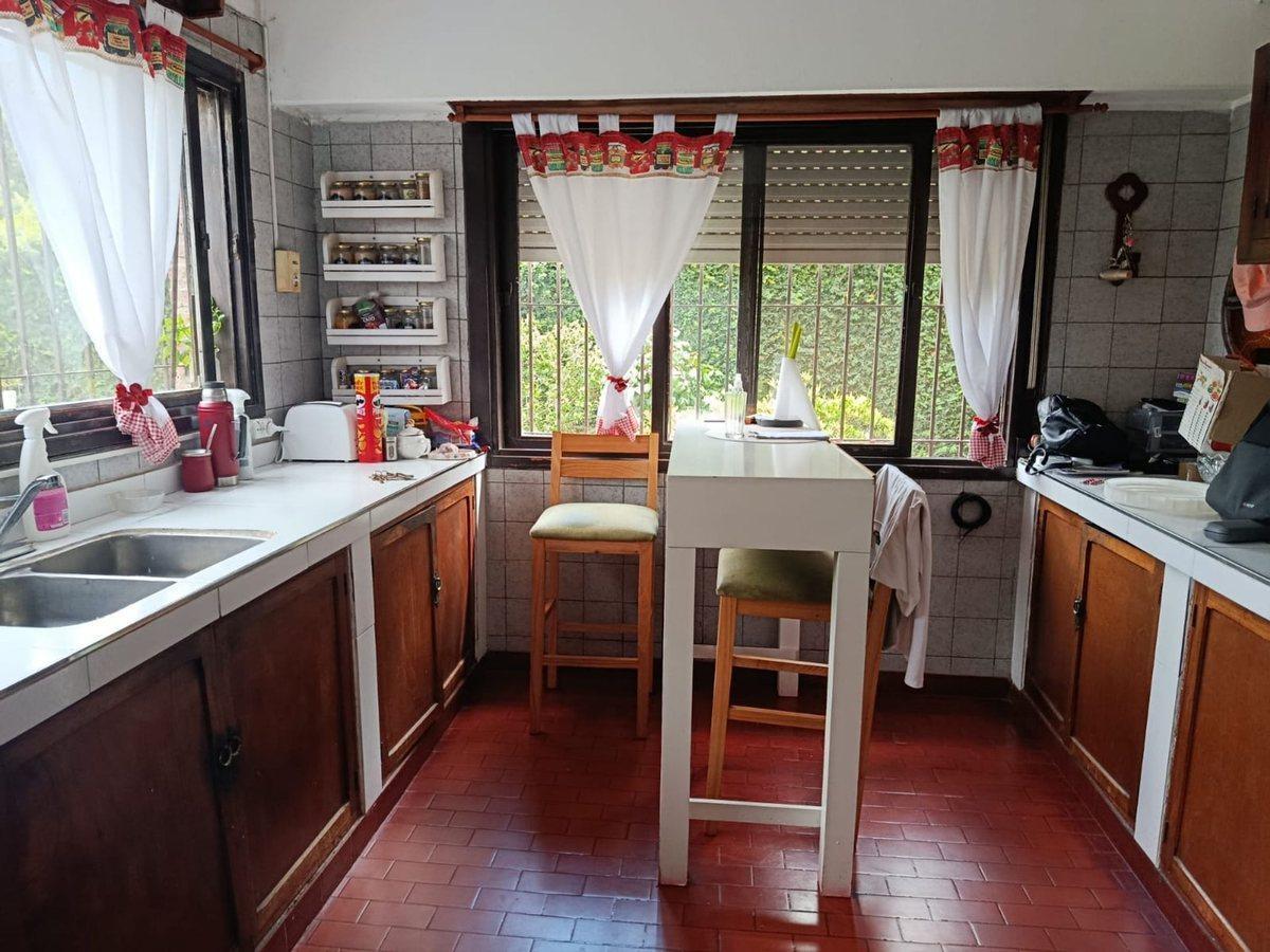 Foto de CASA VENTA 5 AMBIENTES LUIS GUILLON APTA CREDITO, imagen 5