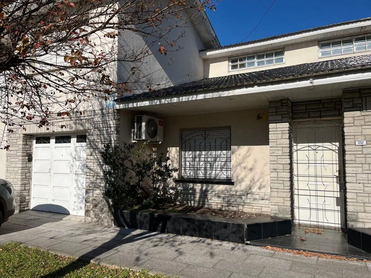 VENTA CASA 4 AMBIENTES EN TEMPERLEY 3