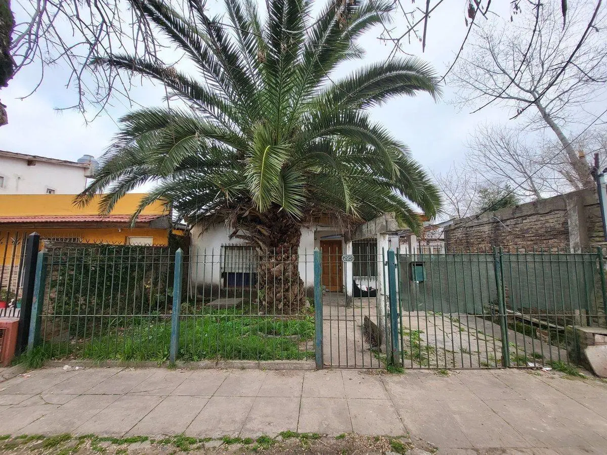 CASA 3 AMBIENTES EN VENTA EN GLEW A REFACCIONAR 2