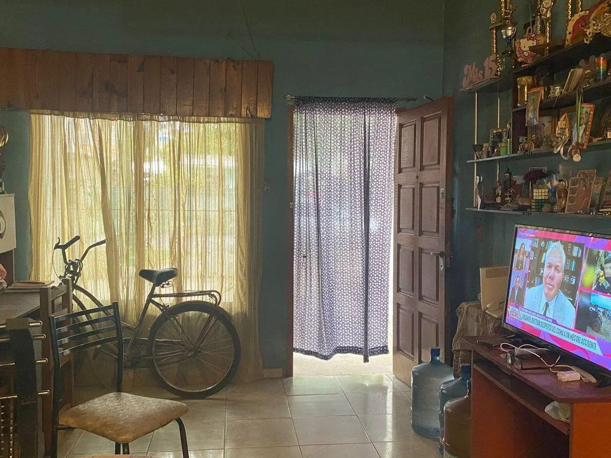 CASA 3 AMBIENTES EN VENTA EN GLEW A REFACCIONAR 1