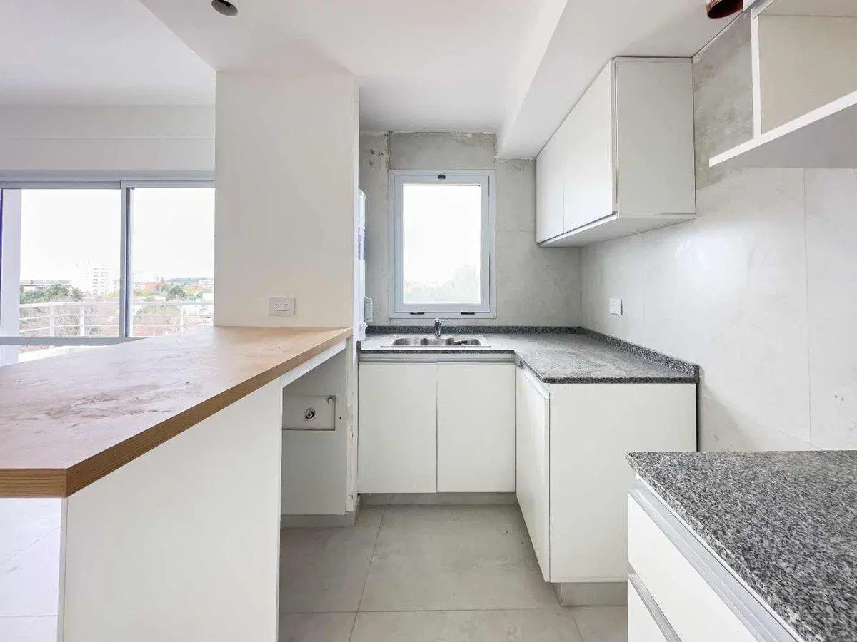 DEPARTAMENTO EN ALQUILER DE 3 AMBIENTES EN EZEIZA 5