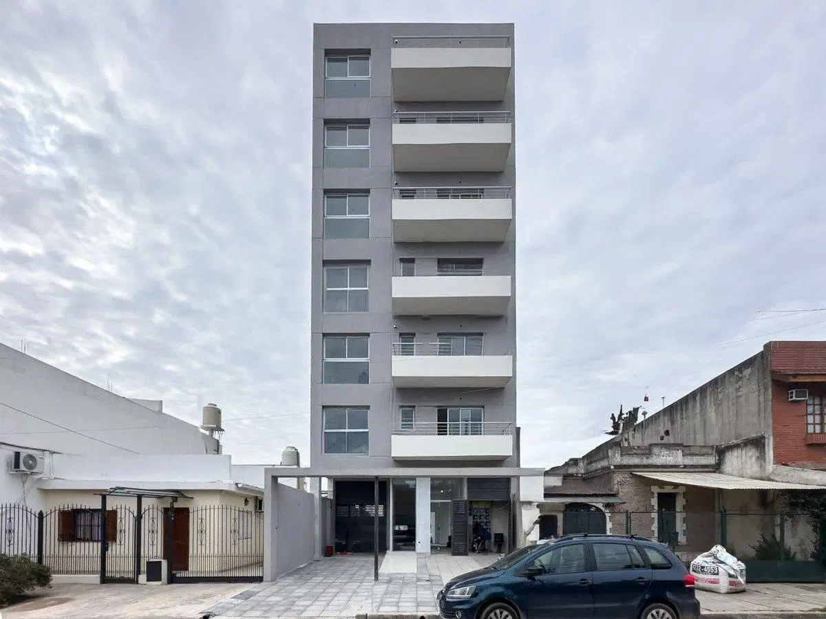 DEPARTAMENTO EN ALQUILER DE 3 AMBIENTES EN EZEIZA 8