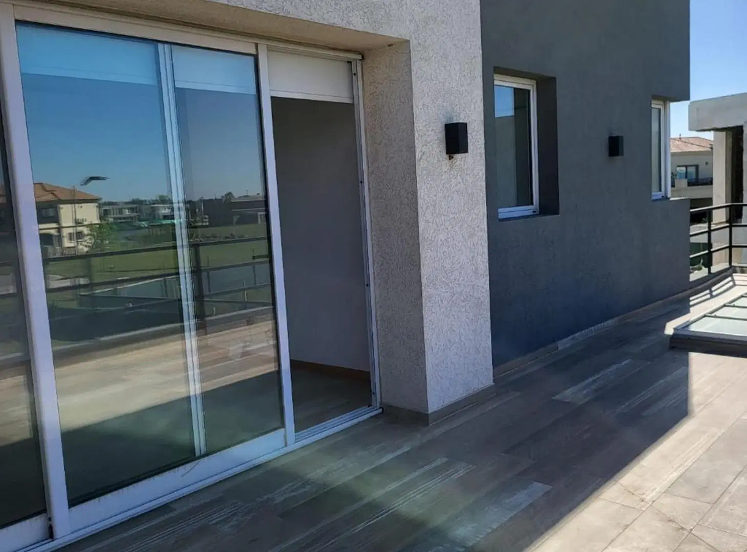 CASA 5 AMBIENTES EN ALQUILER EN TERRALAGOS 4