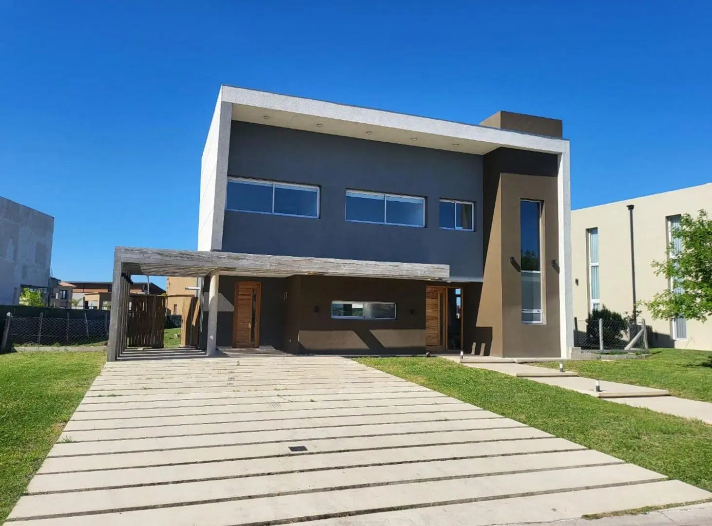 CASA 5 AMBIENTES EN ALQUILER EN TERRALAGOS 1