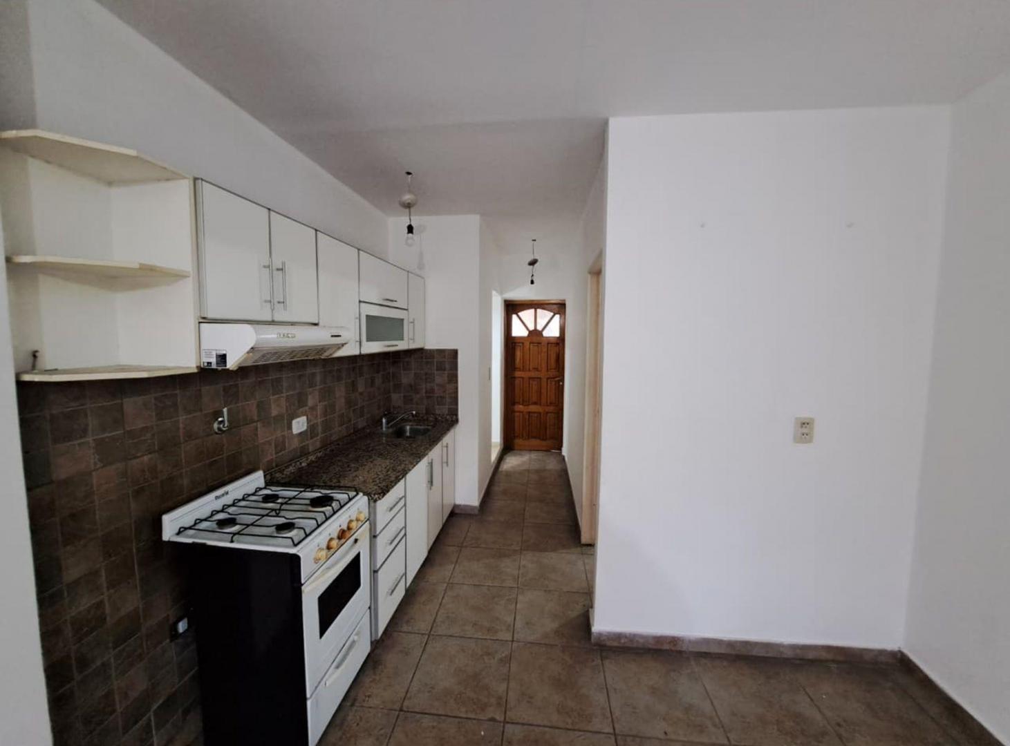 Foto de DEPARTAMENTO 2 AMBIENTES CON PATIO EN PLANTA BAJA, imagen 5