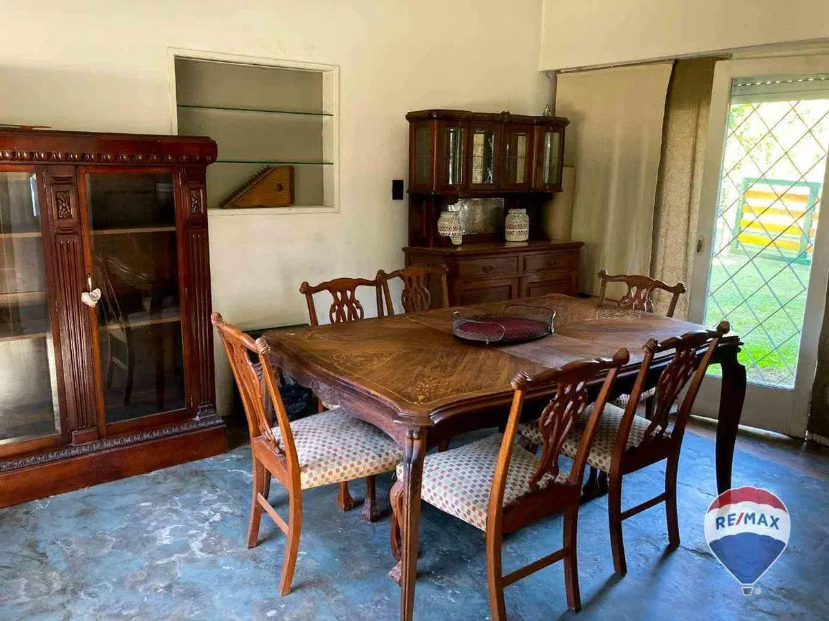 CASA 5 AMBIENTES EN VENTA EN EL TRÉBOL CON PILETA 2