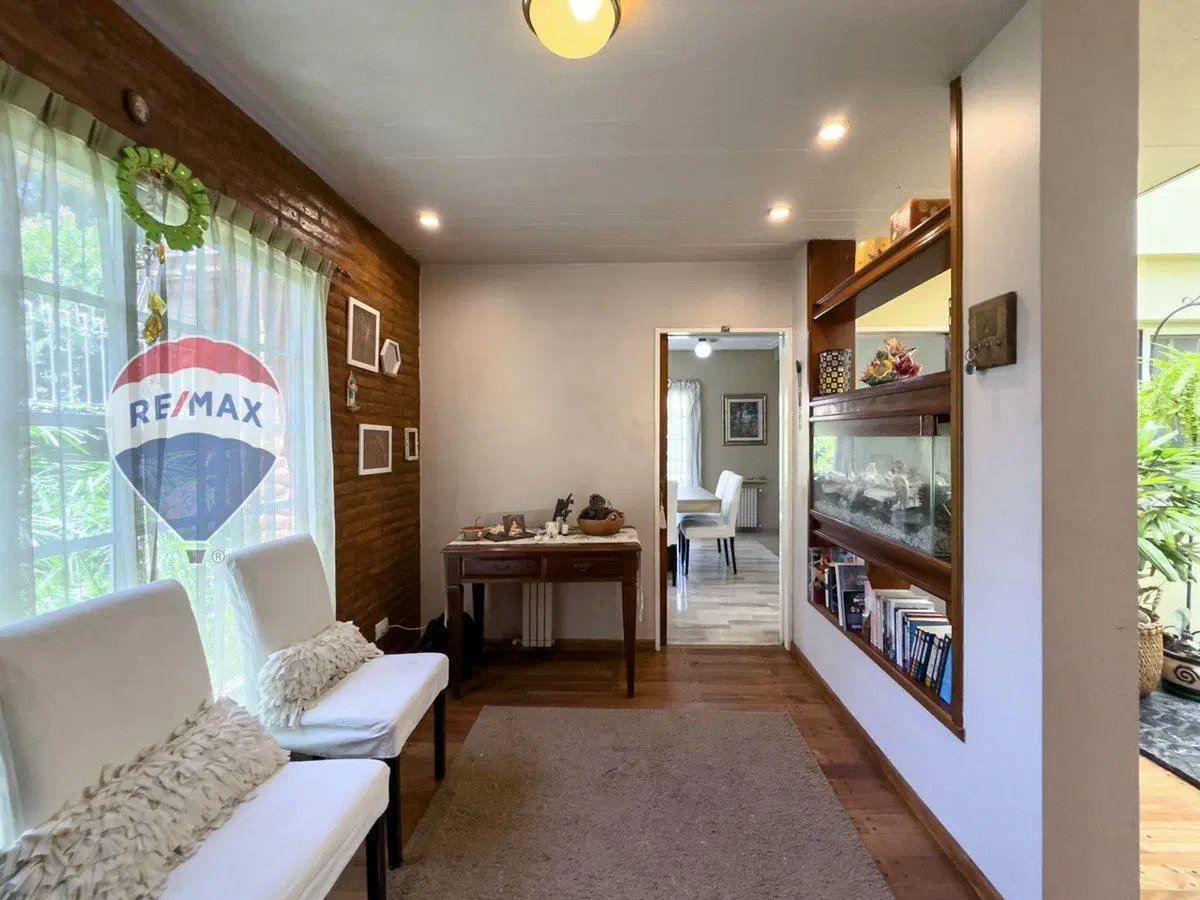 CASA 4 AMBIENTES EN VENTA EN BURZACO APTO CREDITO 1