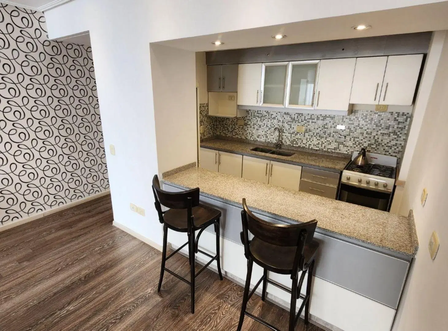 DEPARTAMENTO EN VENTA FLORESTA  PATIO Y PARRILLA 4