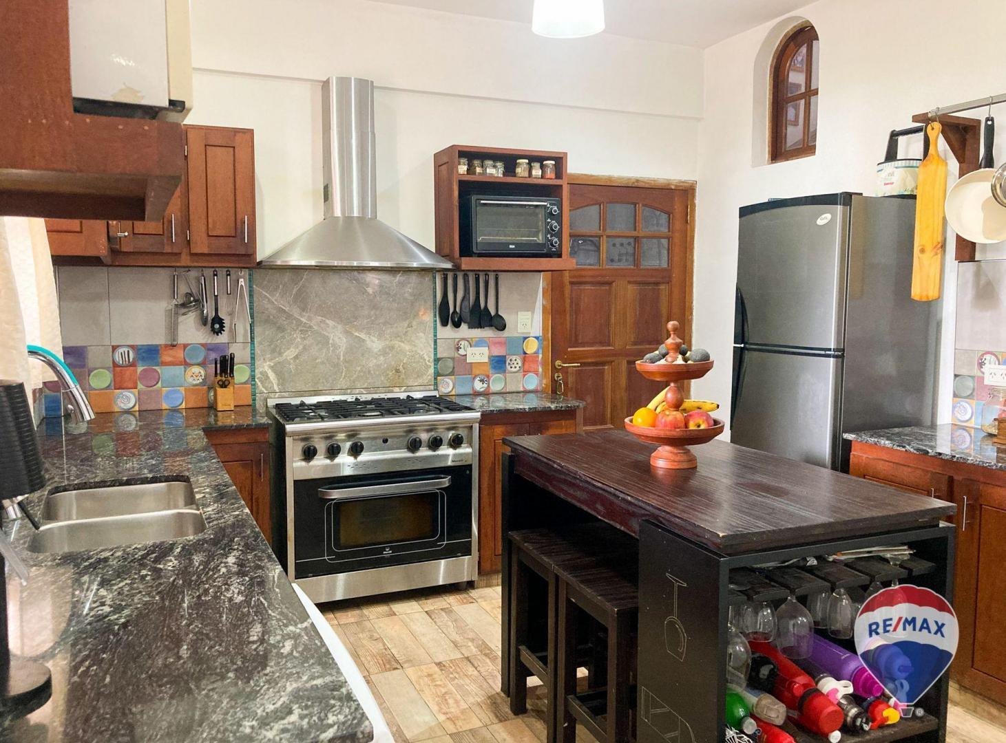 Foto de CASA 5 AMBIENTES EN VENTA LA MATANZA CON PILETA, imagen 3