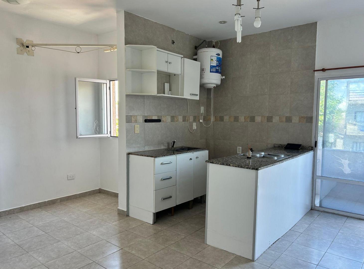 Foto de DEPARTAMENTO EN VENTA 2 AMBIENTES COCHERA TERRAZA, imagen 2