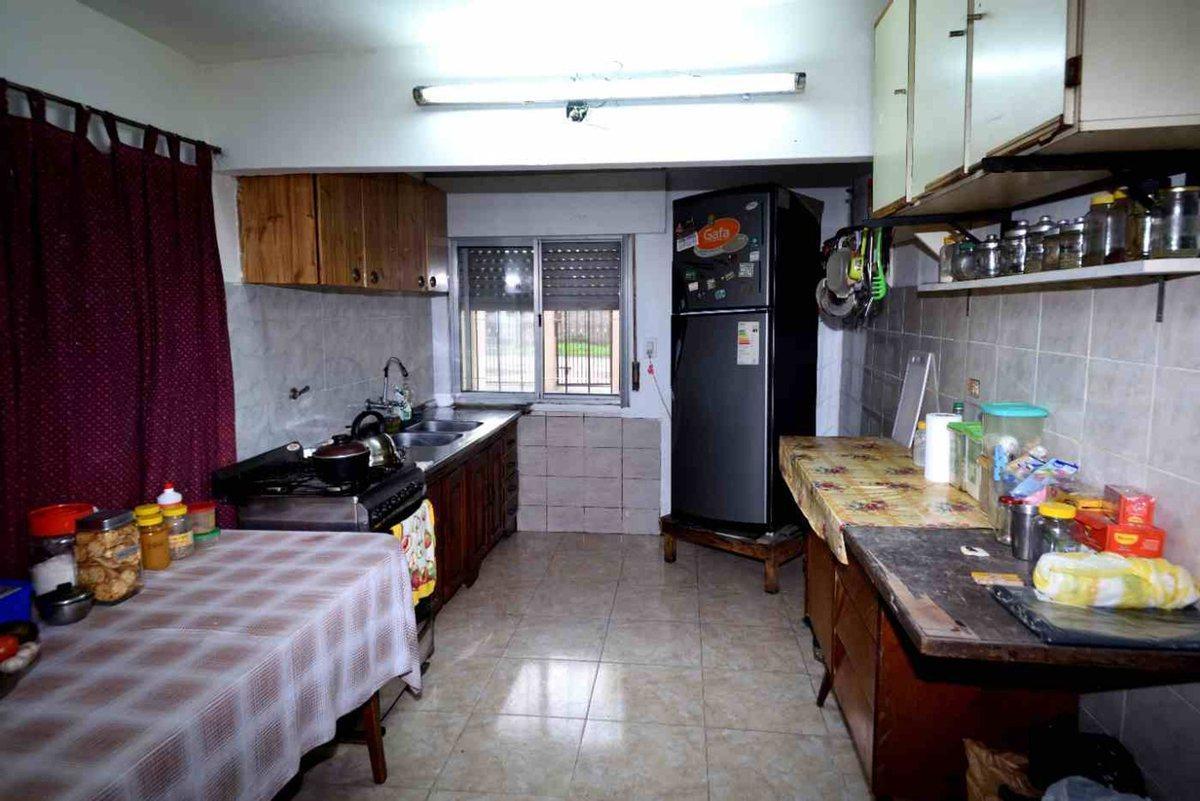 Foto de Casa 3 ambientes en venta 9 Abril + departamento, imagen 3