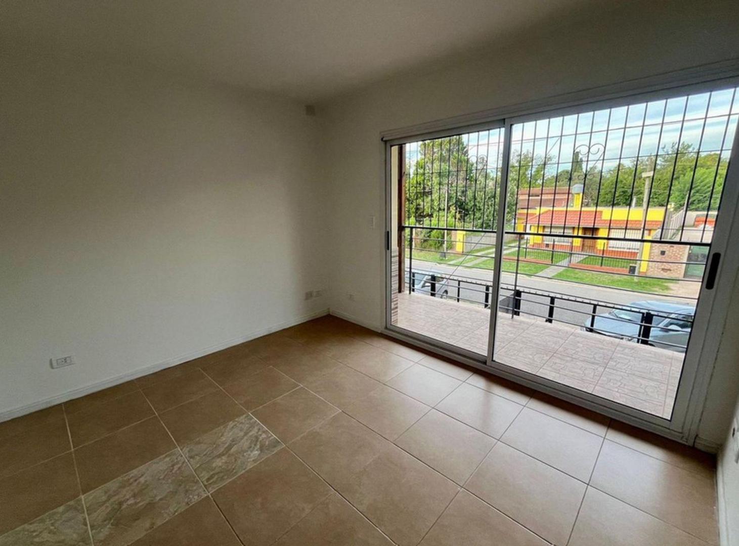 Foto de DEPARTAMENTO EN VENTA EN EZEIZA TIPO DUPLEX, imagen 1