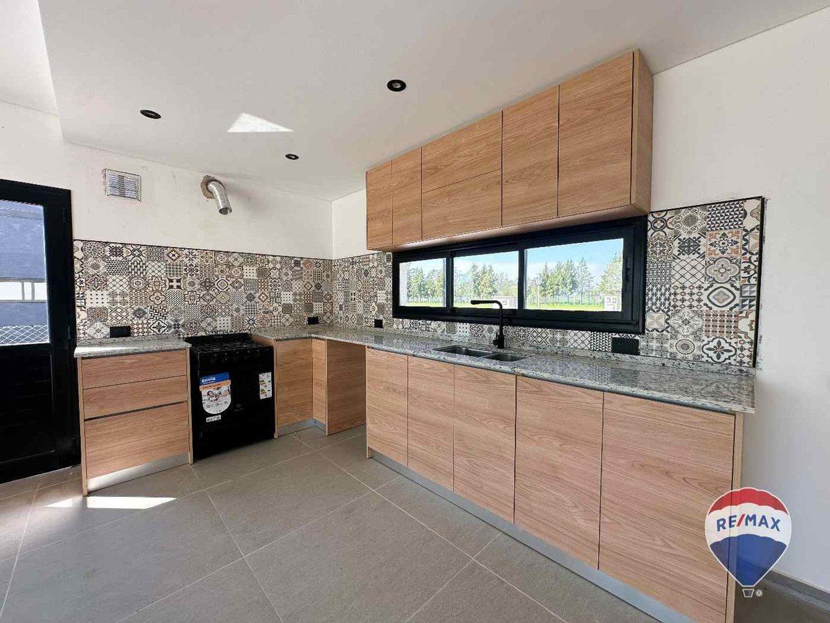 Foto de CASA EN VENTA DE 4 AMBIENTES EN CANNING, imagen 5