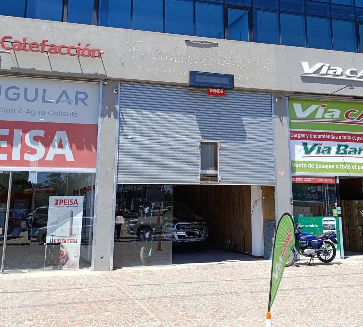 LOCAL EN VENTA CANNIG DE DOBLE ALTURA