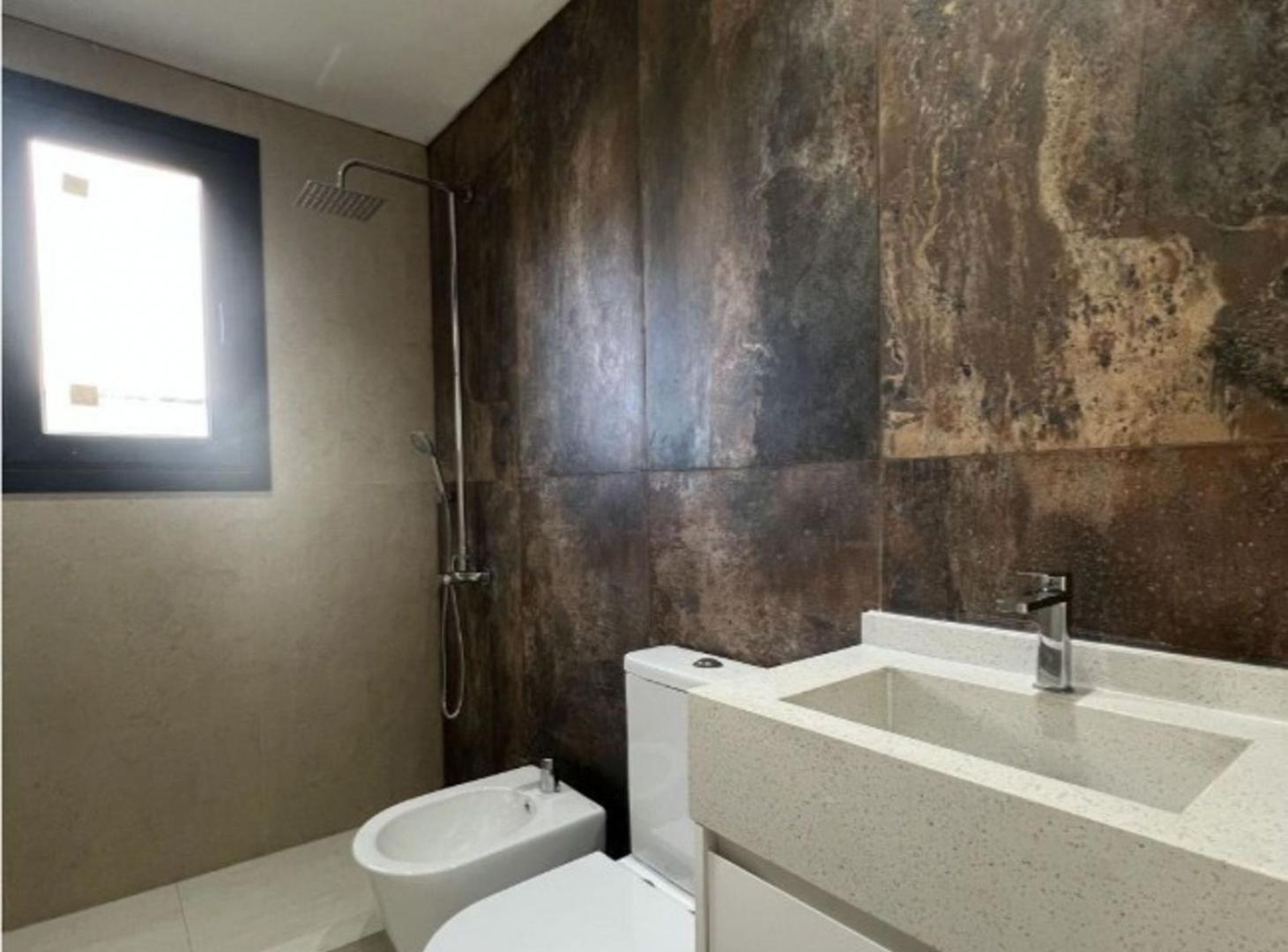 Foto de CASA 6 AMBIENTES EN VENTA EN TERRALAGOS, imagen 4