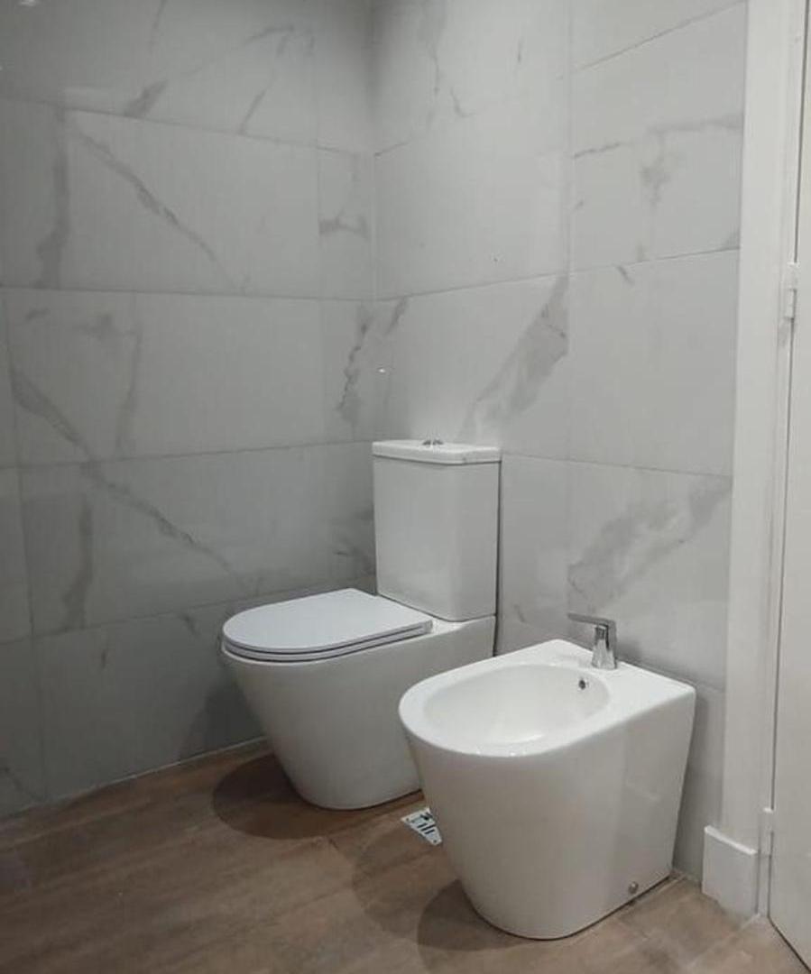 Foto de CASA 6 AMBIENTES EN VENTA EN TERRALAGOS, imagen 3
