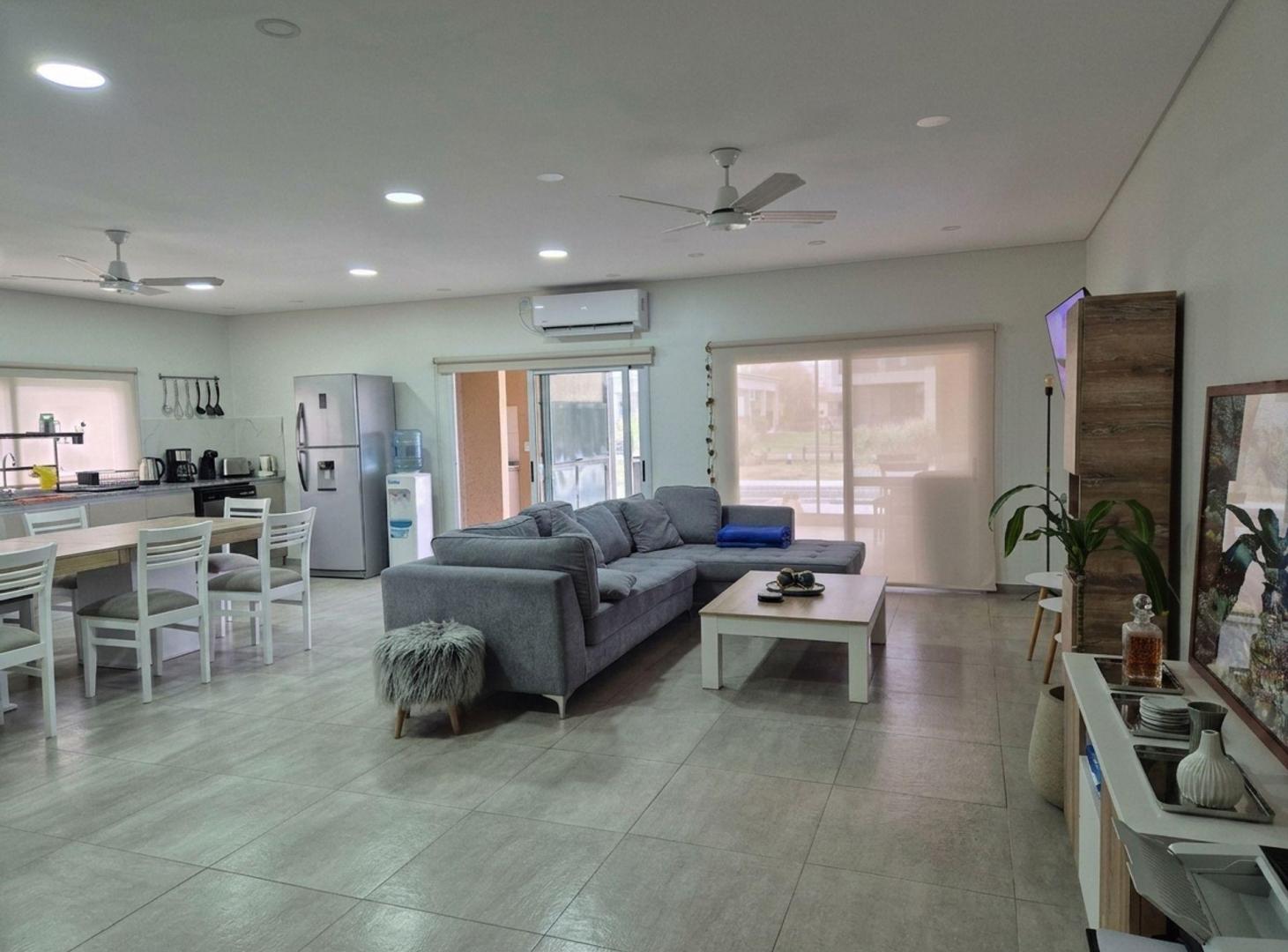 Foto de CASA 4 AMBIENTES EN VENTA SANTO DOMINGO CON PILETA, imagen 1