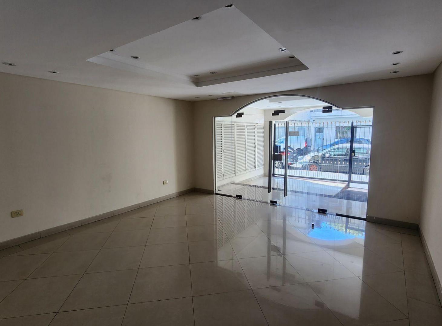 Foto de DEPARTAMENTO EN VENTA FLORESTA PATIO Y PARRILLA, imagen 1