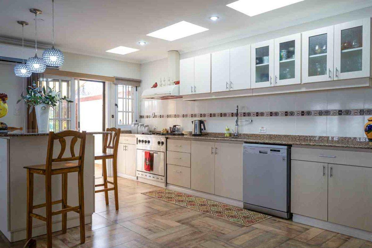 Foto de CASA 5 AMBIENTES EN VENTA EN GUERNICA, imagen 1