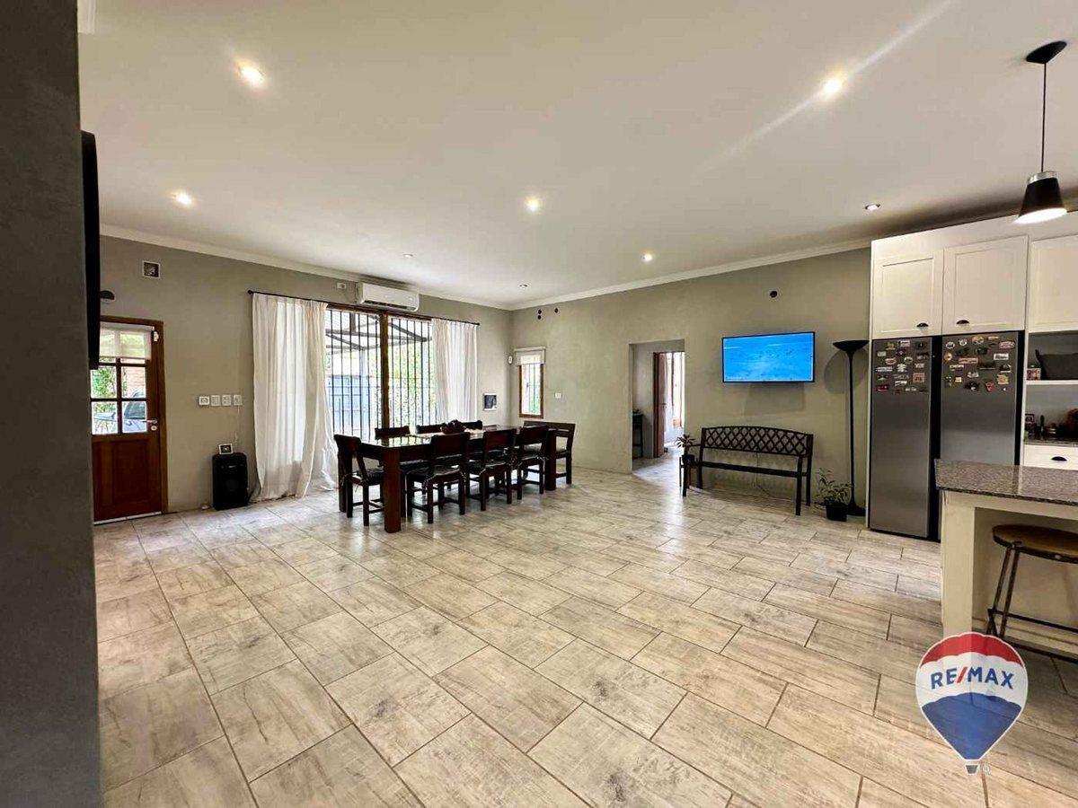Foto de CASA 4 AMBIENTES EN VENTA GUERNICA, CON PILETA, imagen 4