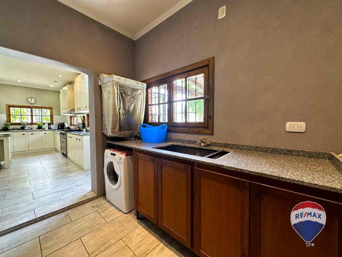 Foto de CASA 4 AMBIENTES EN VENTA GUERNICA, CON PILETA, imagen 5