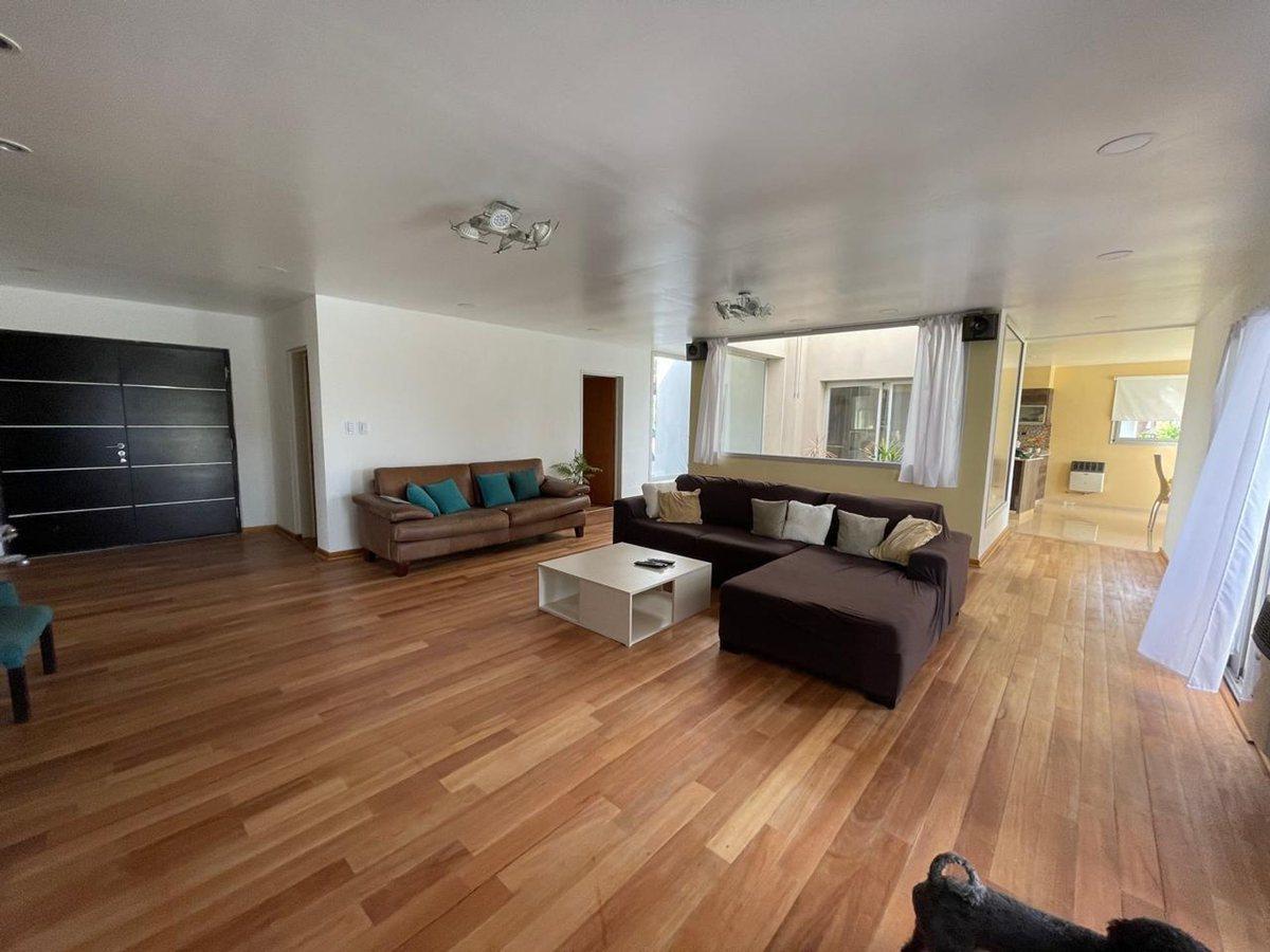 Foto de CASA EN VENTA 6 AMBIENTES EN FINCAS DE SAN VICENTE, imagen 5