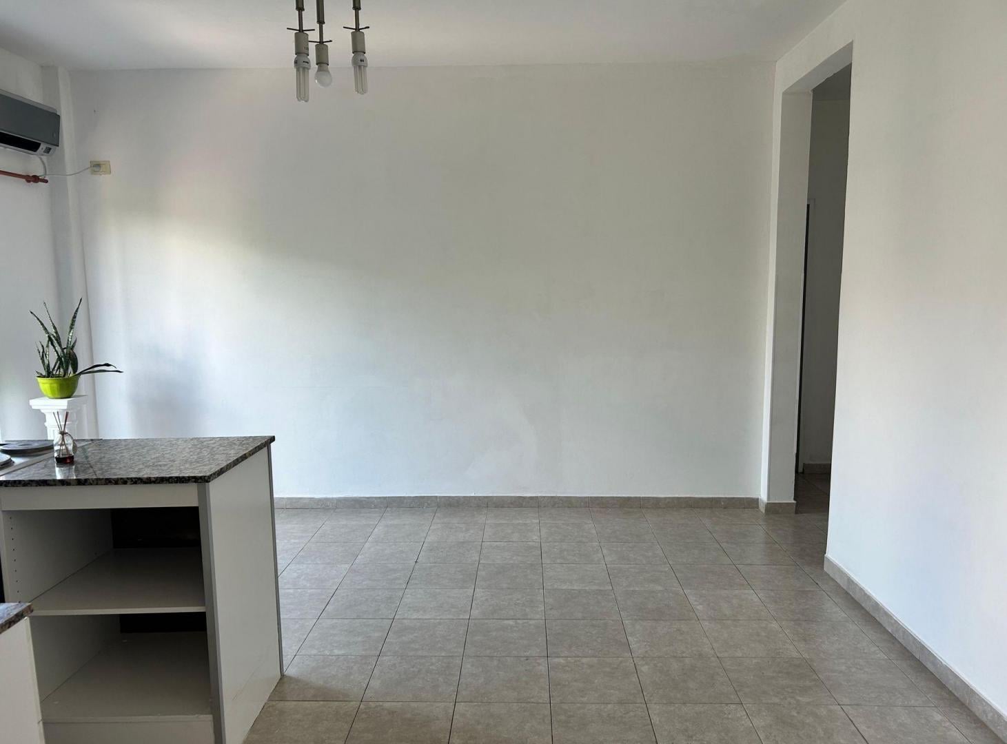 Foto de DEPARTAMENTO EN VENTA 2 AMBIENTES COCHERA TERRAZA, imagen 2