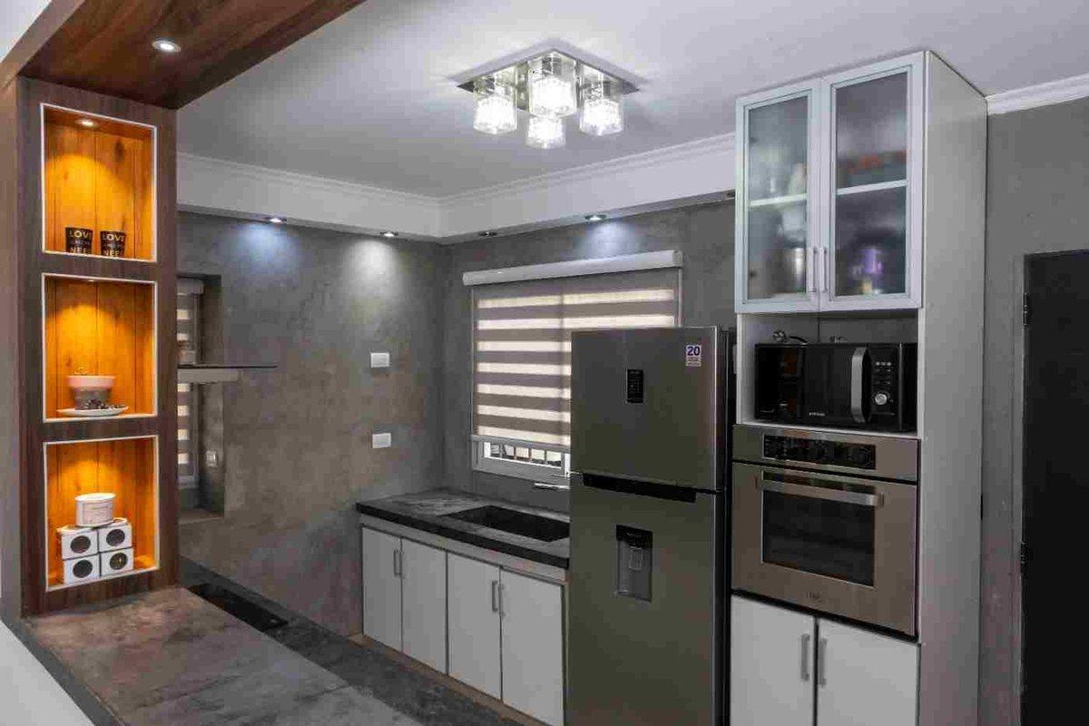 Foto de CASA CON PILETA 6 AMBIENTES EN VENTA MONTE GRANDE, imagen 2
