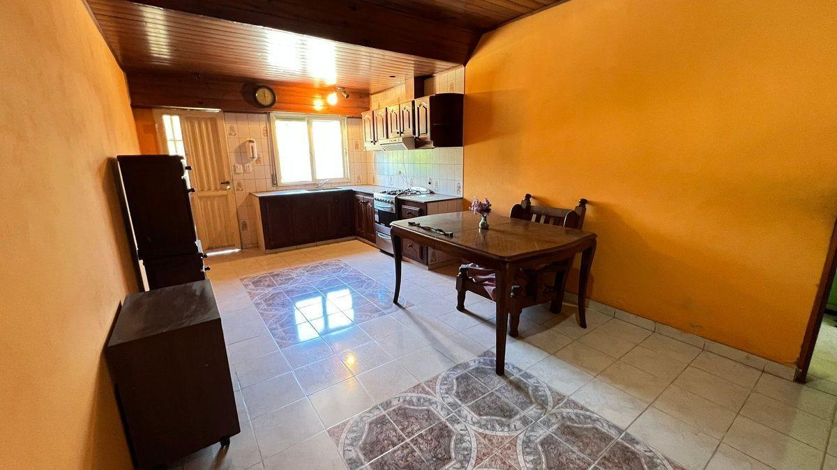 Foto de CASA 7 AMBIENTES EN VENTA MONTE GRANDE GRAN LOTE, imagen 1