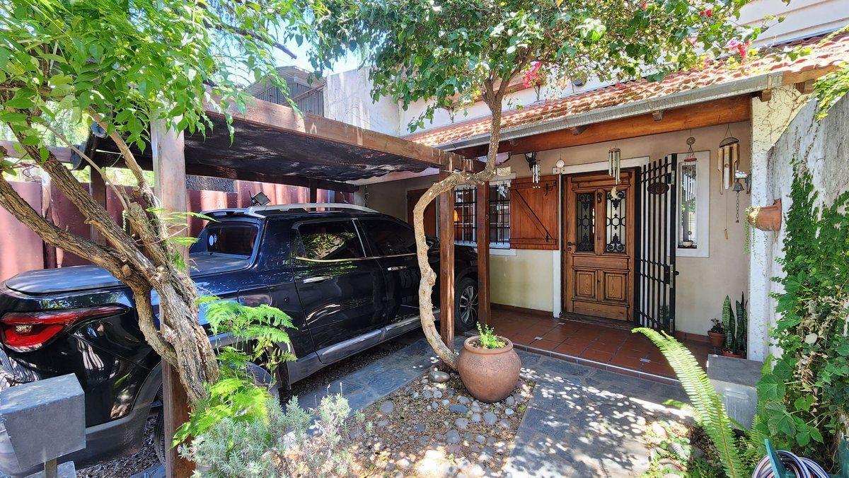 Foto de CASA 5 AMBIENTES EN VENTA APTO CREDITO GUILLON, imagen 2