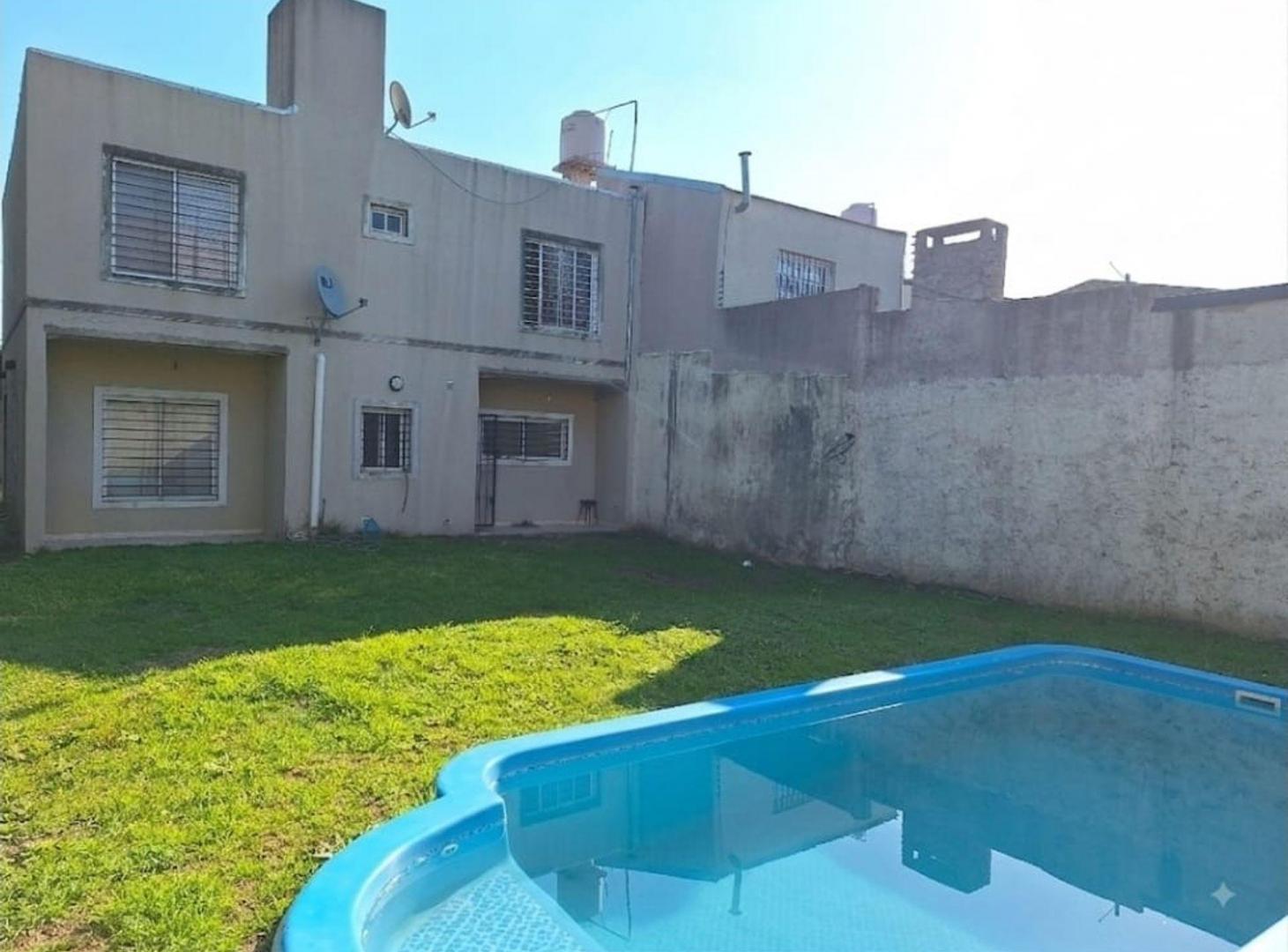 Foto de CASA 5 AMBIENTES EN VENTA EN MONTEGRANDE, PILETA, imagen 1