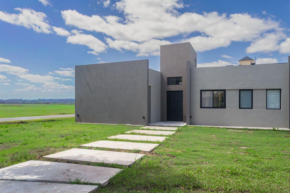 Foto de CASA EN VENTA 5 AMBIENTES EN FINCAS DEL ALBA, imagen 1
