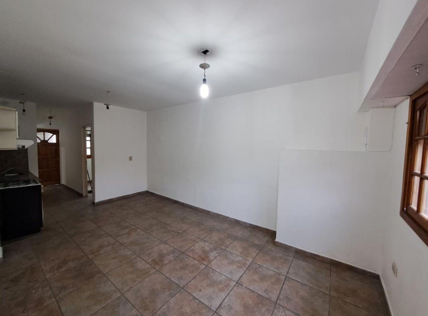 Foto de DEPARTAMENTO 2 AMBIENTES CON PATIO EN PLANTA BAJA, imagen 4