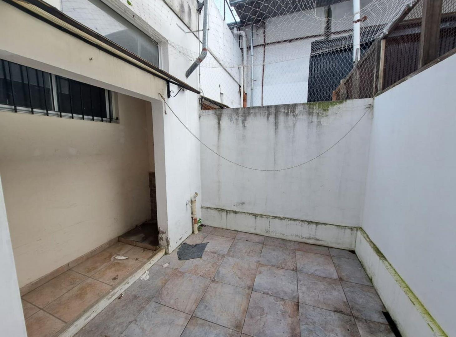 Foto de DEPARTAMENTO 2 AMBIENTES CON PATIO EN PLANTA BAJA, imagen 5