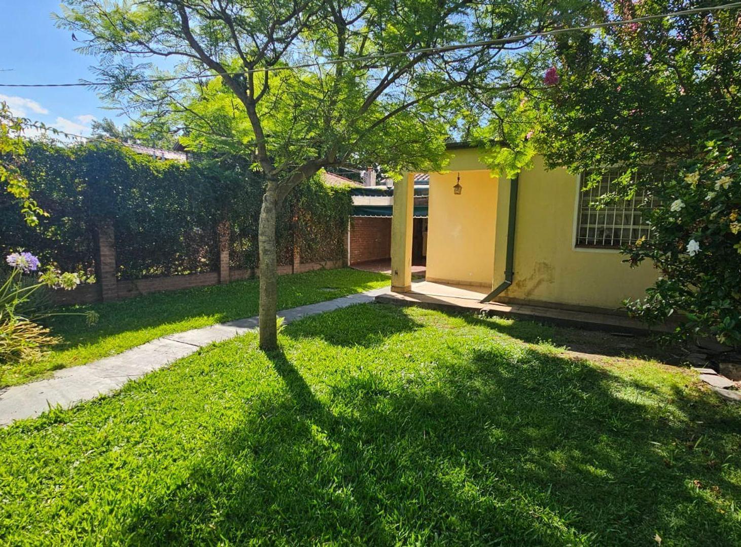 Foto de CASA 4 AMBIENTES EN VENTA MONTE GRANDE CENTRO, imagen 1
