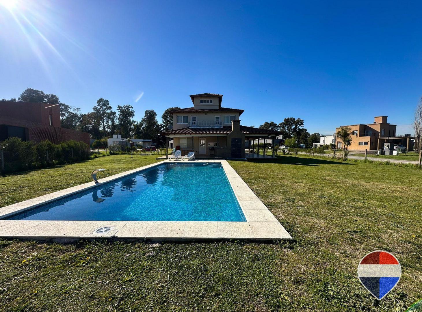Foto de CASA 6 AMBIENTES CON PILETA EN BARRIO LA MAGDALENA, imagen 3