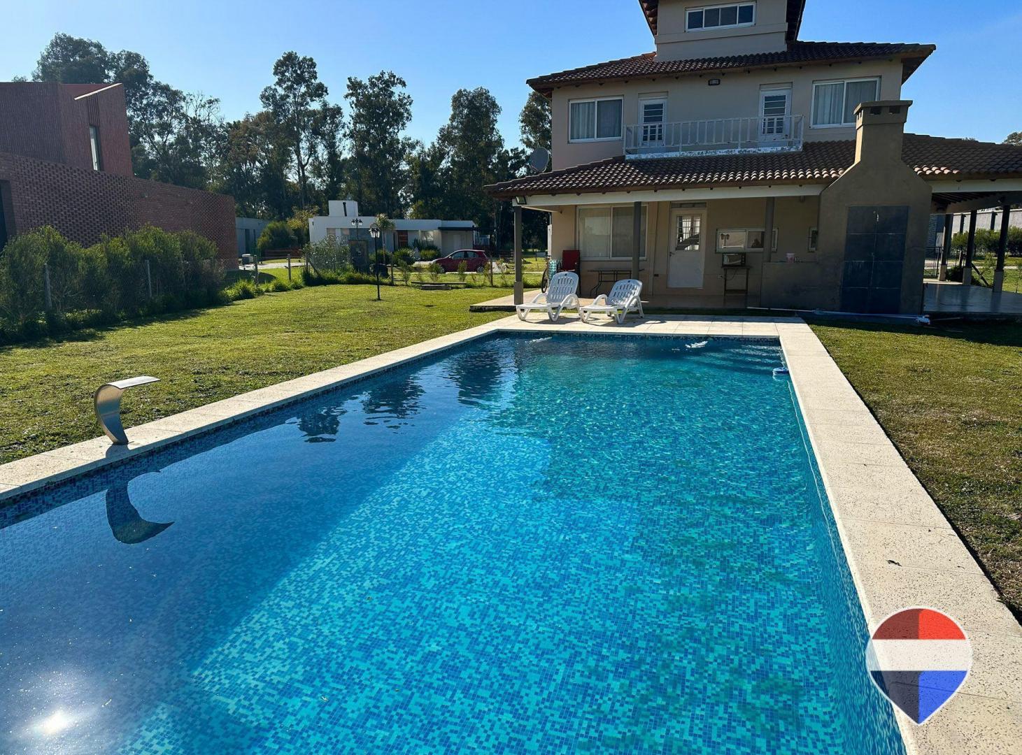 Foto de CASA 6 AMBIENTES CON PILETA EN BARRIO LA MAGDALENA, imagen 1