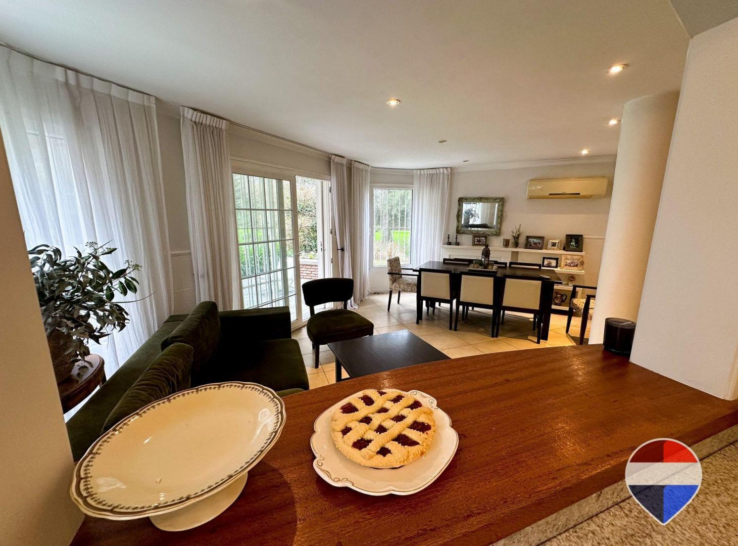 Foto de CASA 6 AMBIENTES EN VENTA BARRIO PALOMAR CAÑUELAS, imagen 2