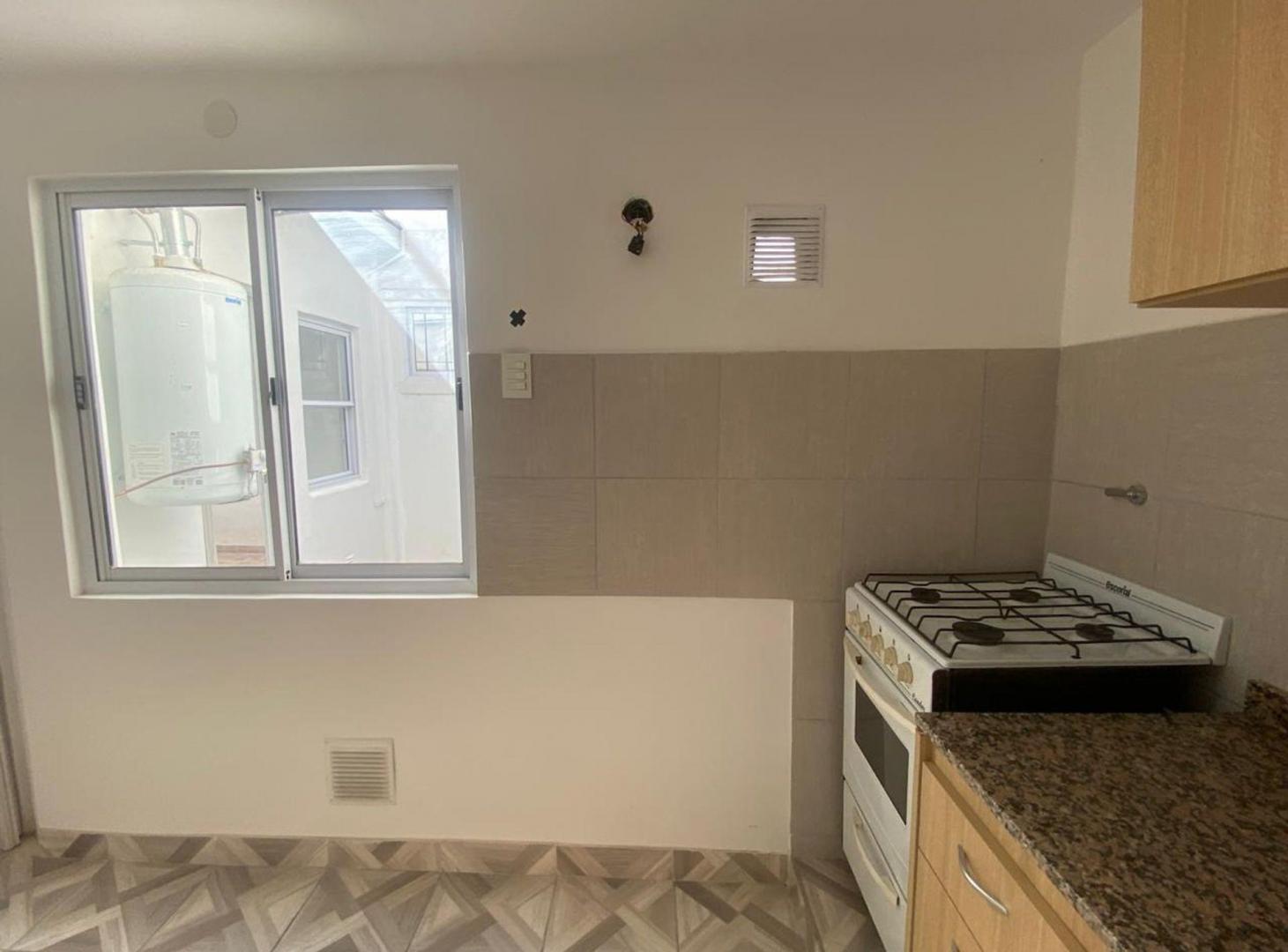 Foto de PH 2 AMBIENTES EN ALQUILER VERSALLES CON TERRAZA, imagen 5
