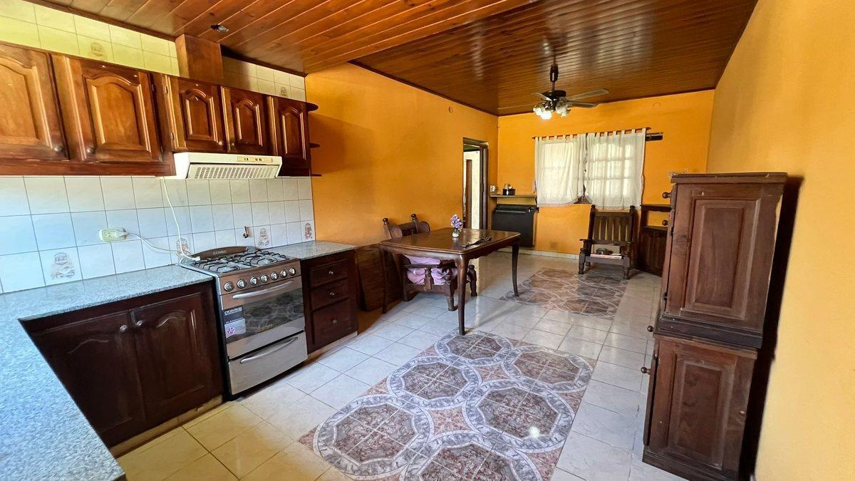 Foto de CASA 7 AMBIENTES EN VENTA MONTE GRANDE GRAN LOTE, imagen 5