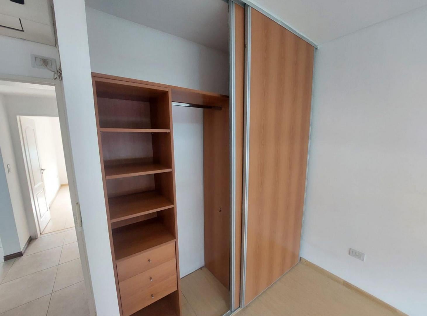 Foto de DEPARTAMENTO EN VENTA 3 AMBIENTES CANNING, imagen 4